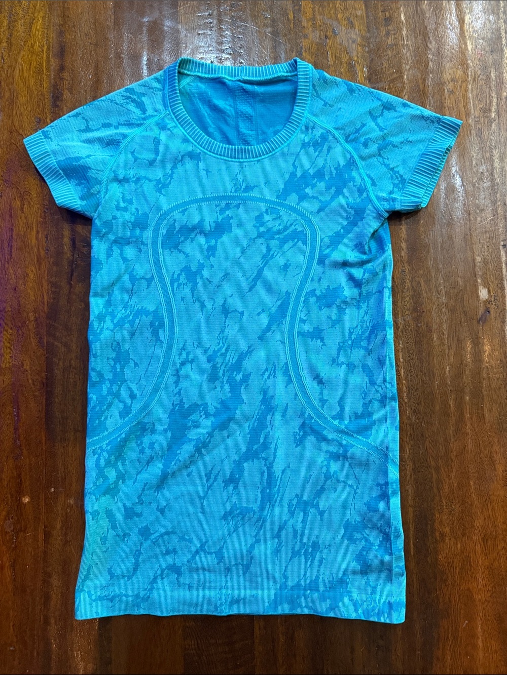 lululemon athletica marbled Teal Short Sleeve Seamless Tee. NEW WITHOUT TAGS
